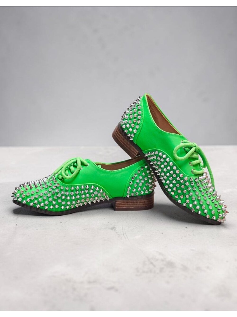 Studded Green Lace-Up Oxford Shoes With Silver Spikes & Wooden Heel - Picture 4 of 16